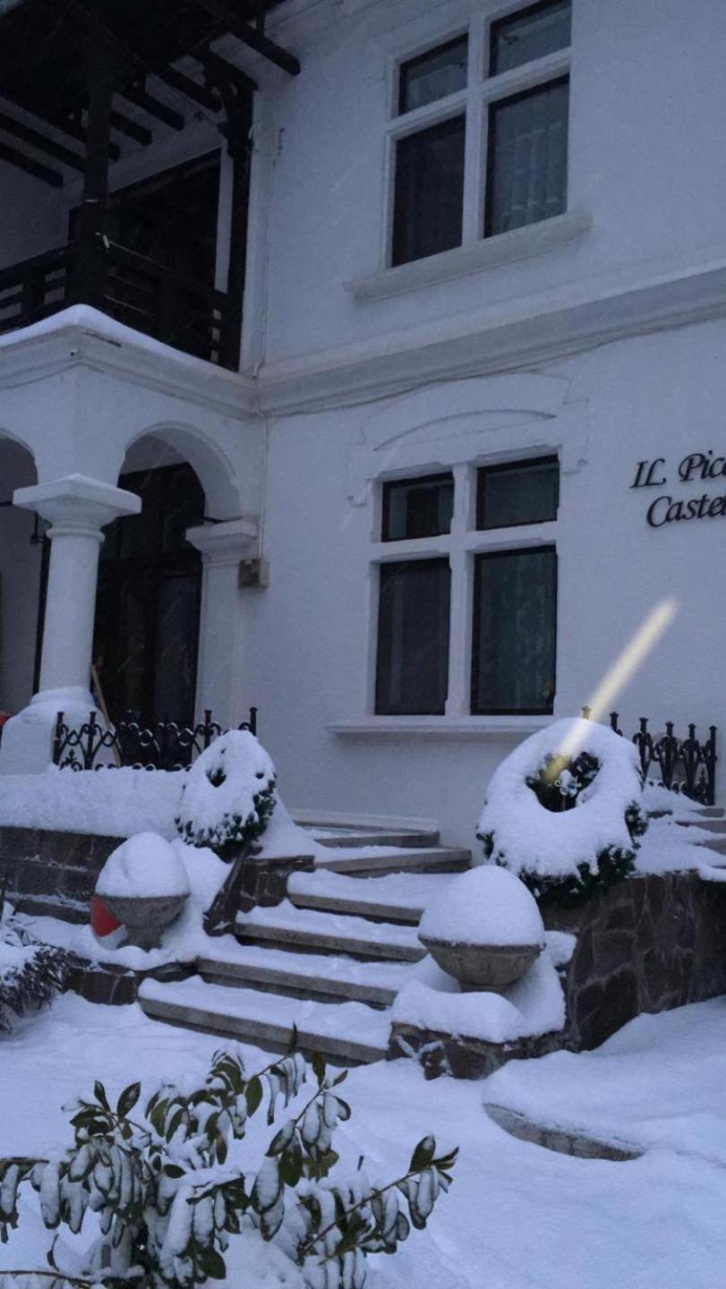 Il Piccolo Castello Buşteni Buitenkant foto